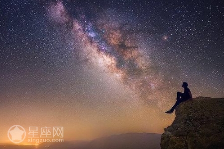 8/18日星象：金星三合冥王星
